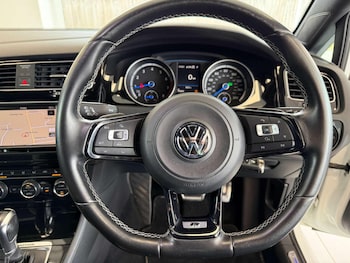 Used Volkswagen Golf 2017 for sale - 78258111: Photo