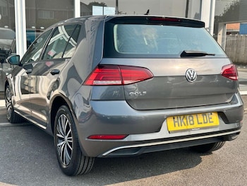 Used Volkswagen Golf 2018 for sale - 75608240: Photo