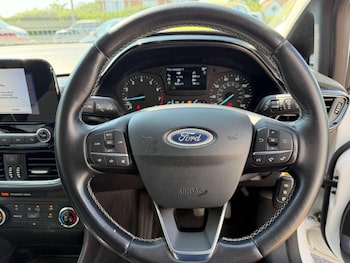 Used Ford Fiesta 2018 for sale - 79156680: Photo