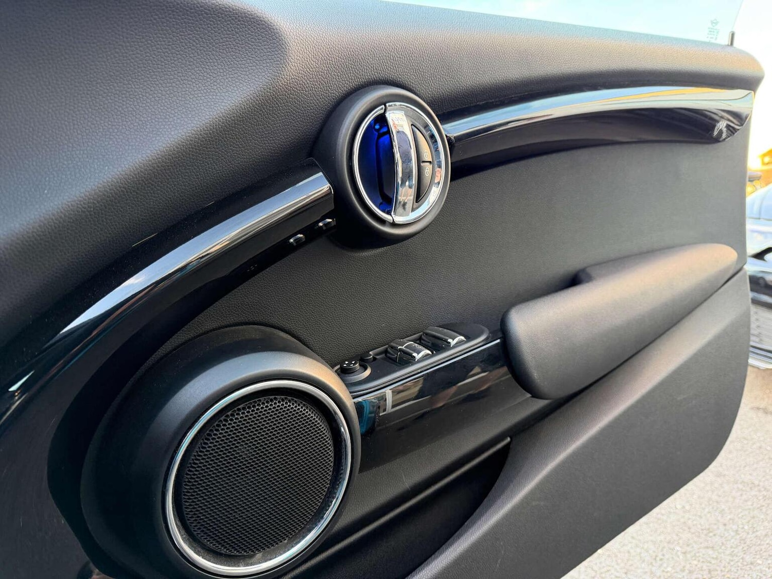 Used MINI Convertible 2016 for sale - 76625399: Photo 25