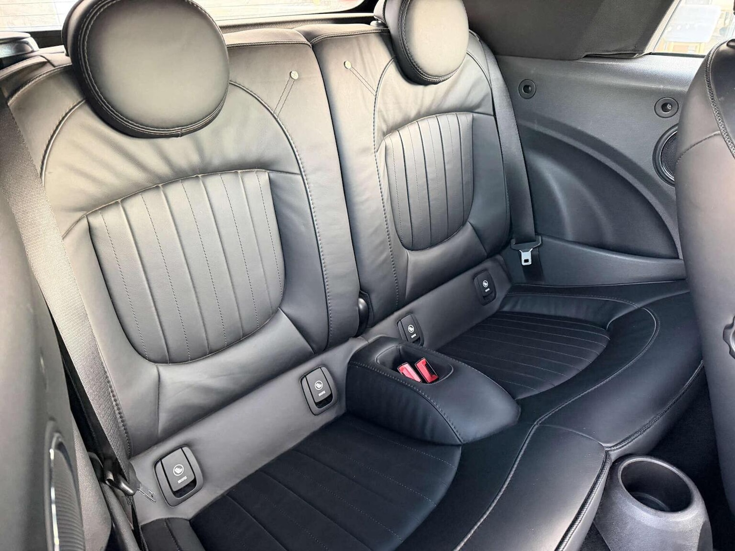 Used MINI Convertible 2016 for sale - 76625399: Photo 30