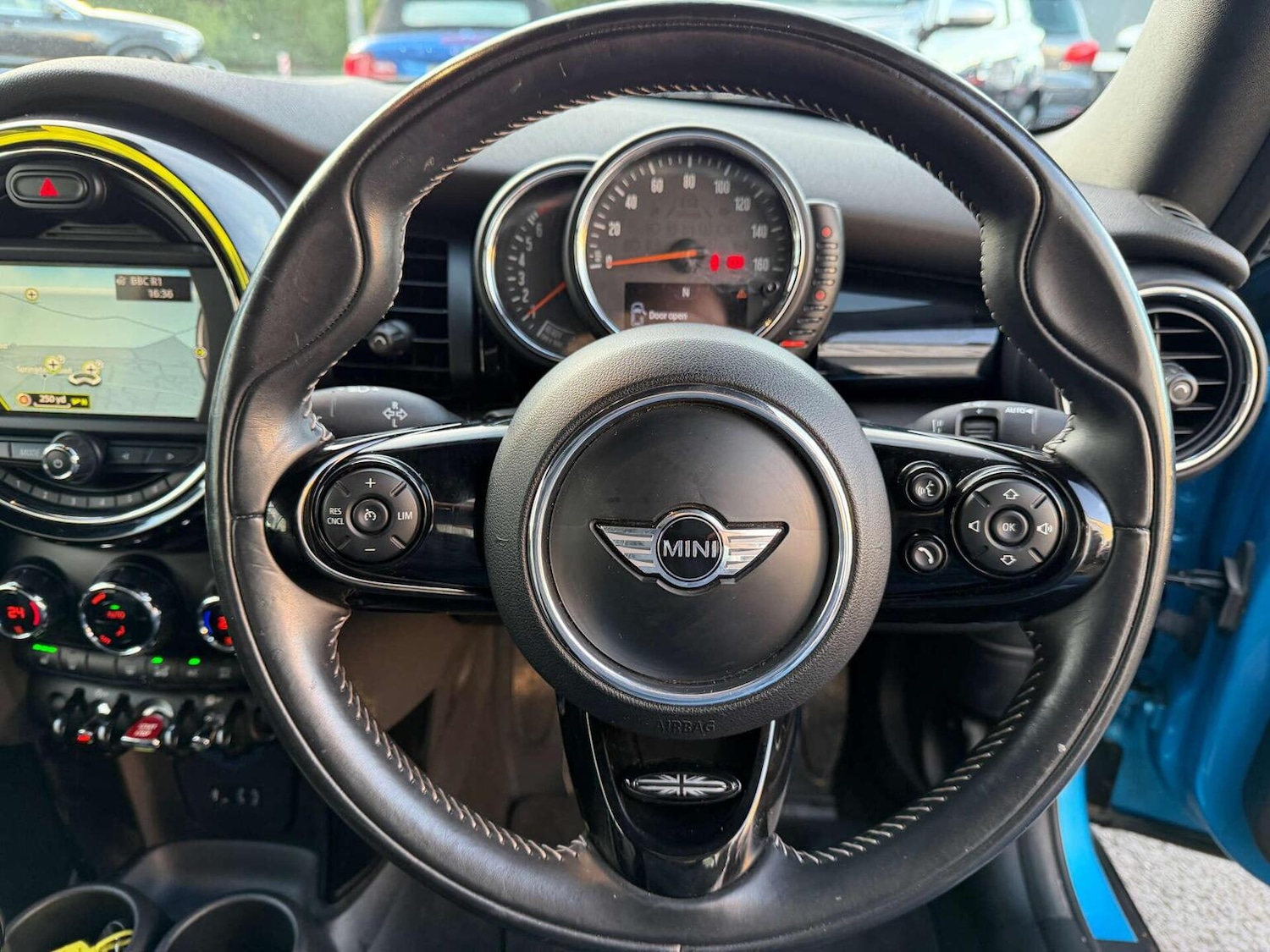 Used MINI Convertible 2016 for sale - 76625399: Photo 4