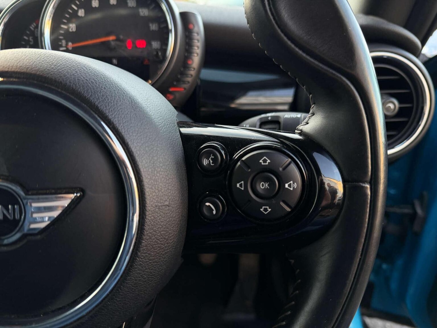 Used MINI Convertible 2016 for sale - 76625399: Photo 7