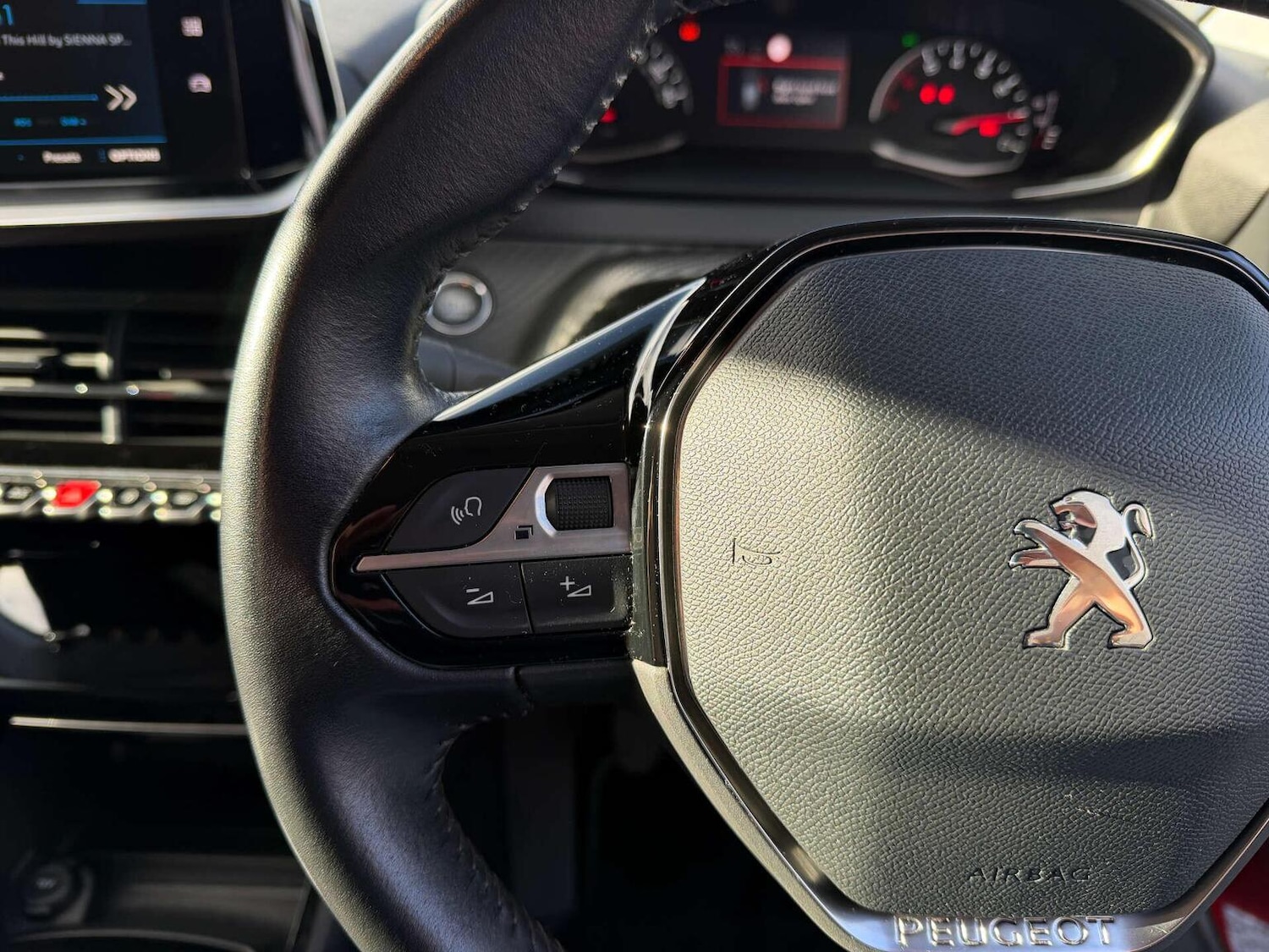 Used Peugeot 208 2020 for sale - 76741275: Photo 5