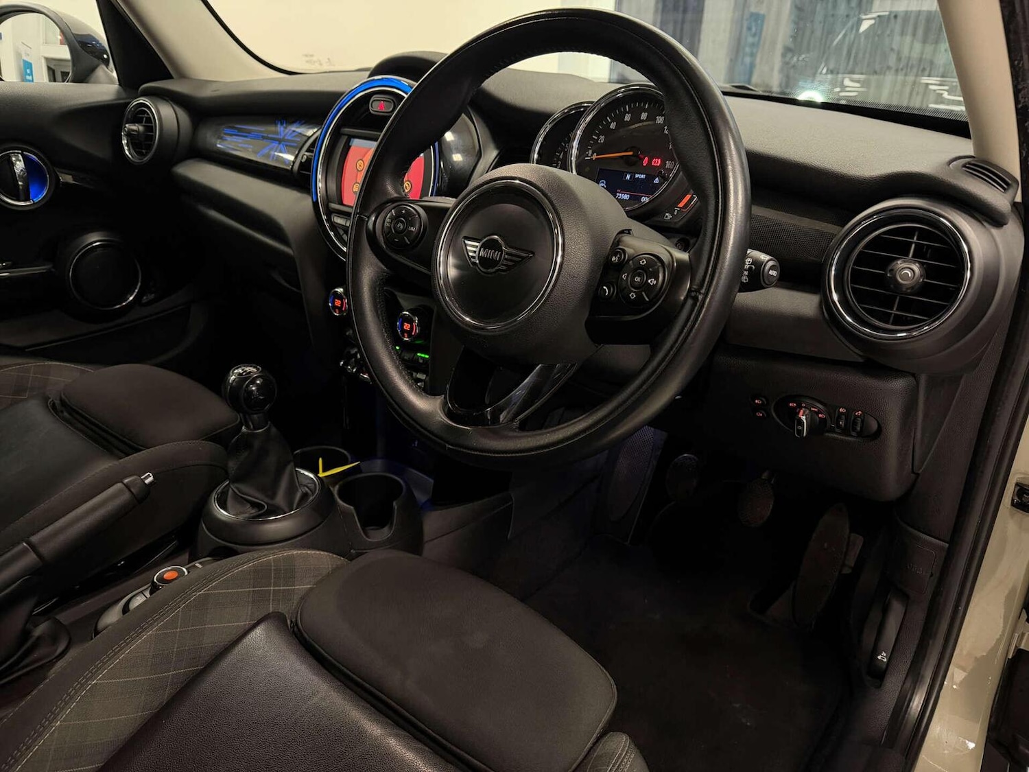 Used MINI Hatch 2018 for sale - 77251250: Photo 3