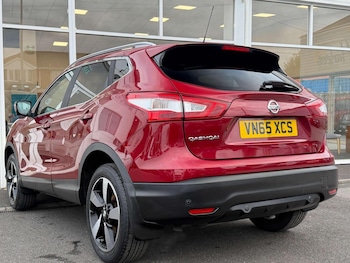 Used Nissan Qashqai 2015 for sale - 76305594: Photo 2
