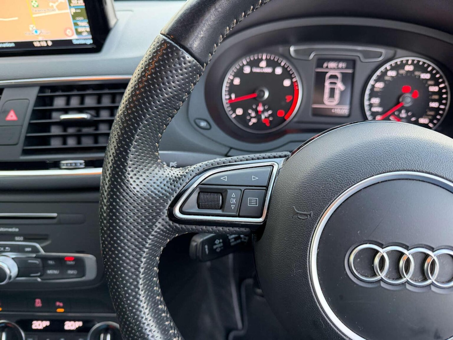 Used Audi Q3 2017 for sale - 76924464: Photo 5