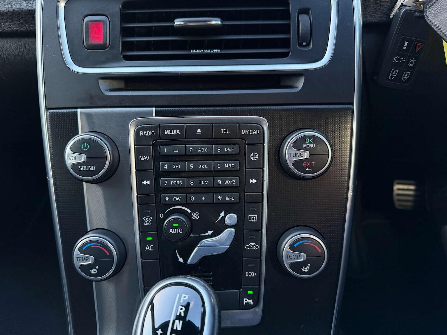 Used Volvo V60 2016 for sale - 76769795: Photo 14