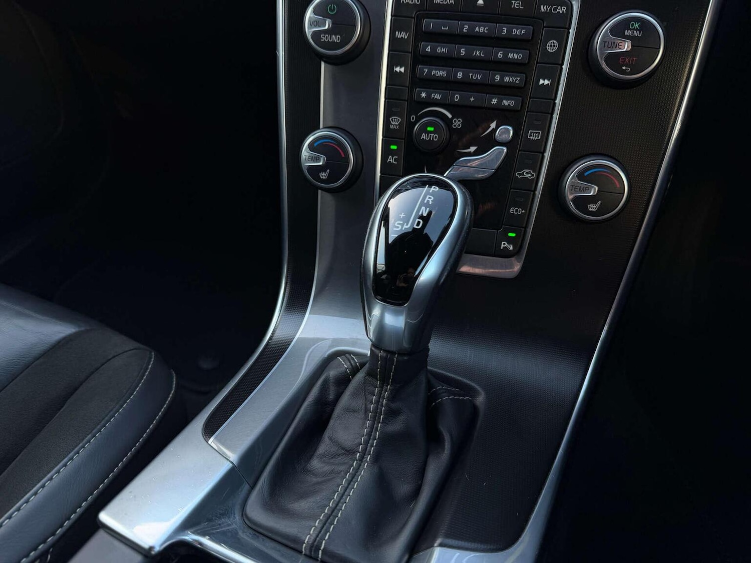 Used Volvo V60 2016 for sale - 76769795: Photo 15