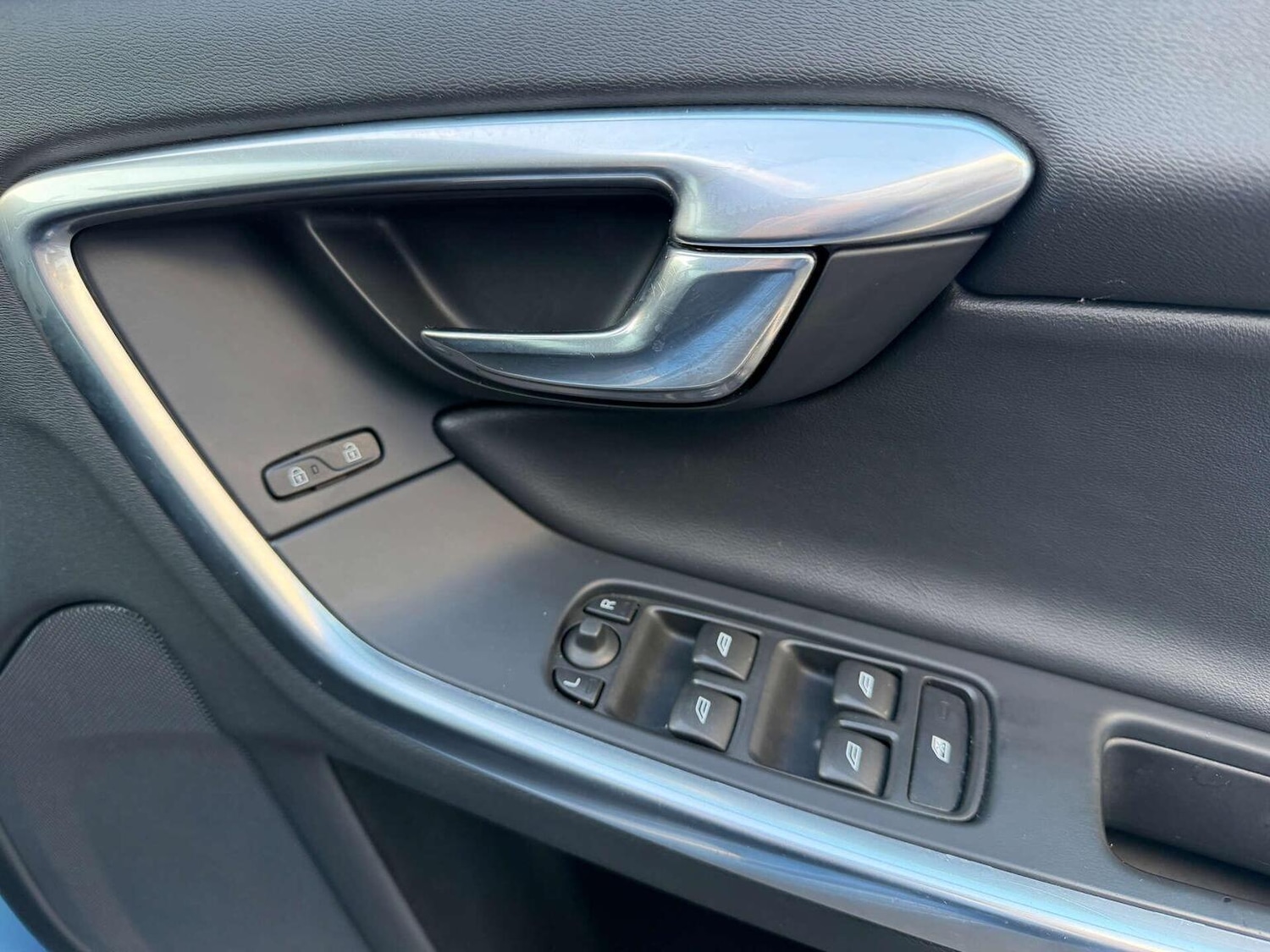 Used Volvo V60 2016 for sale - 76769795: Photo 22