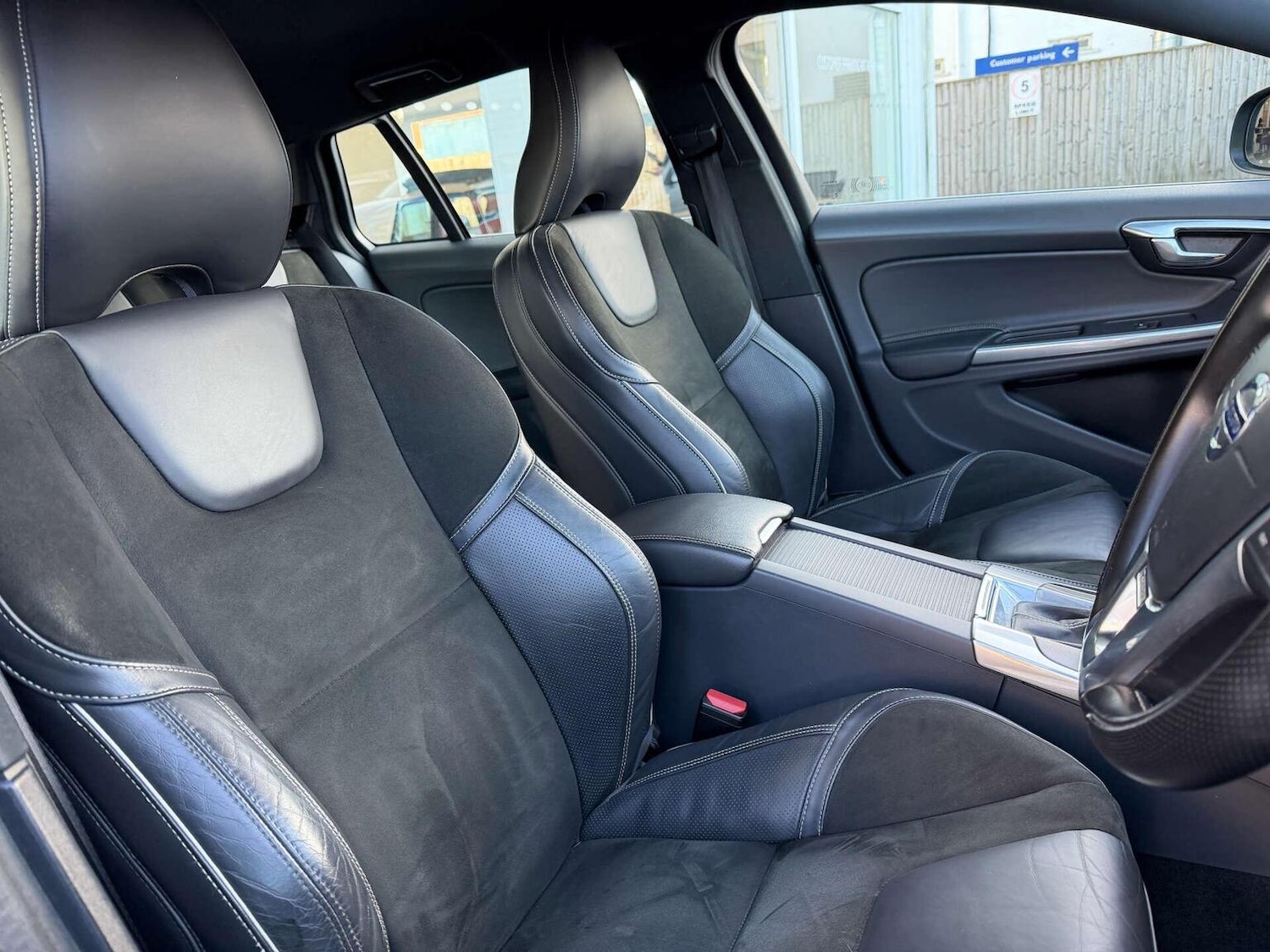 Used Volvo V60 2016 for sale - 76769795: Photo 24