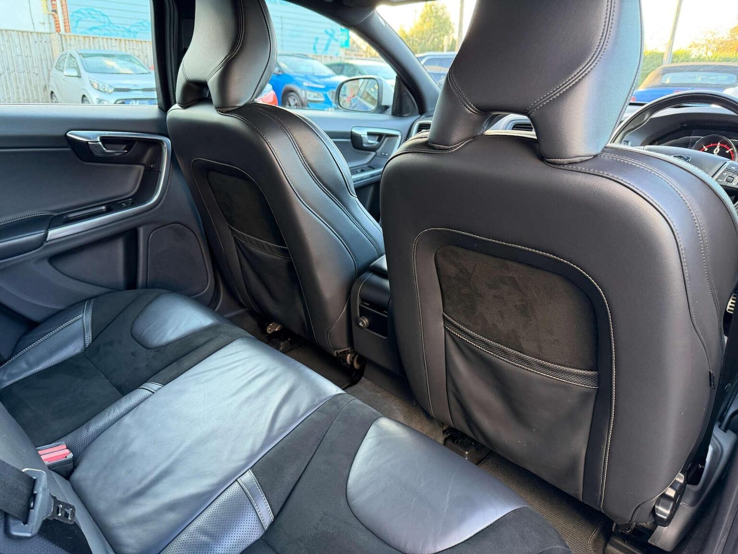 Used Volvo V60 2016 for sale - 76769795: Photo 25