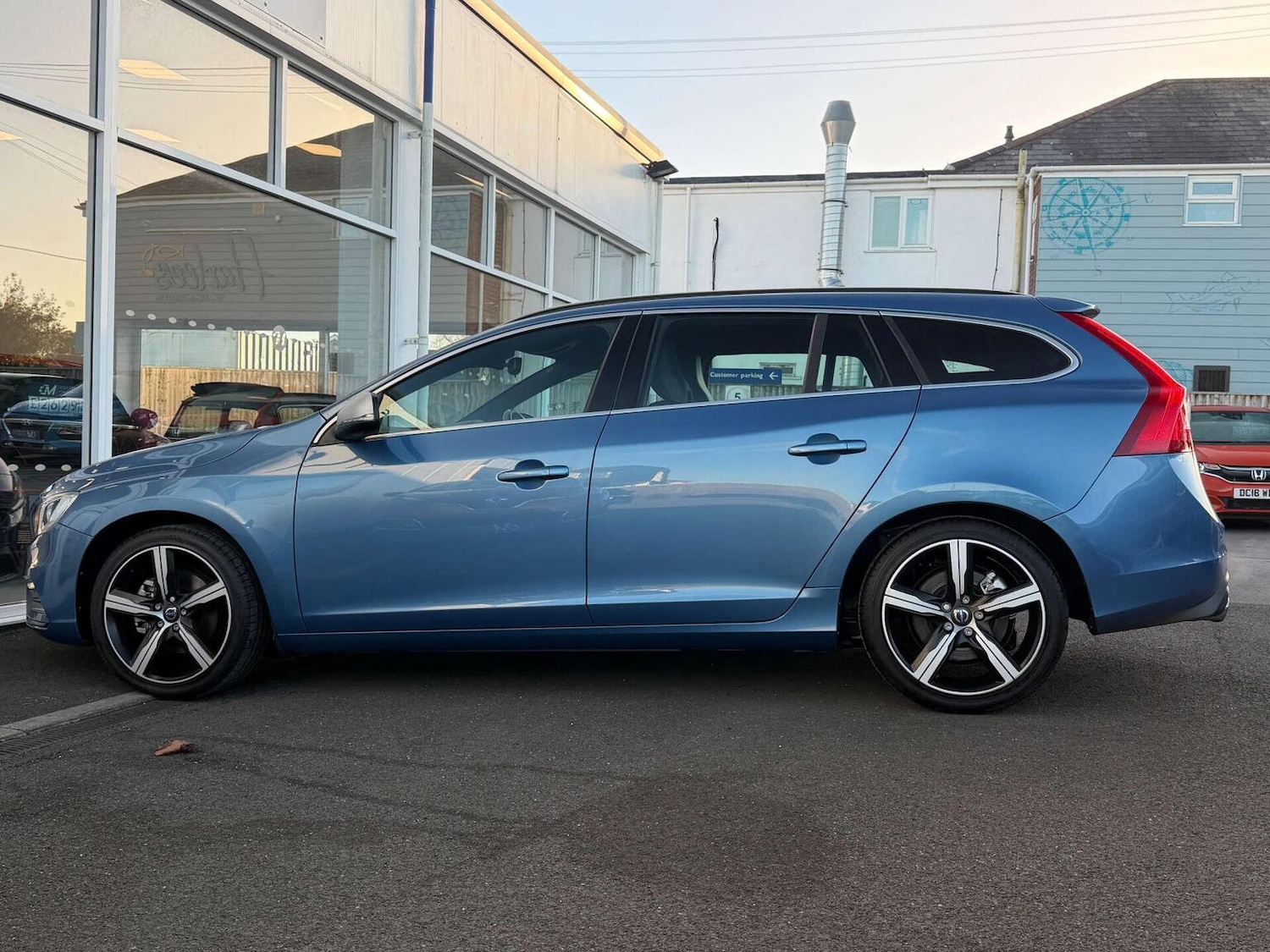 Used Volvo V60 2016 for sale - 76769795: Photo 35
