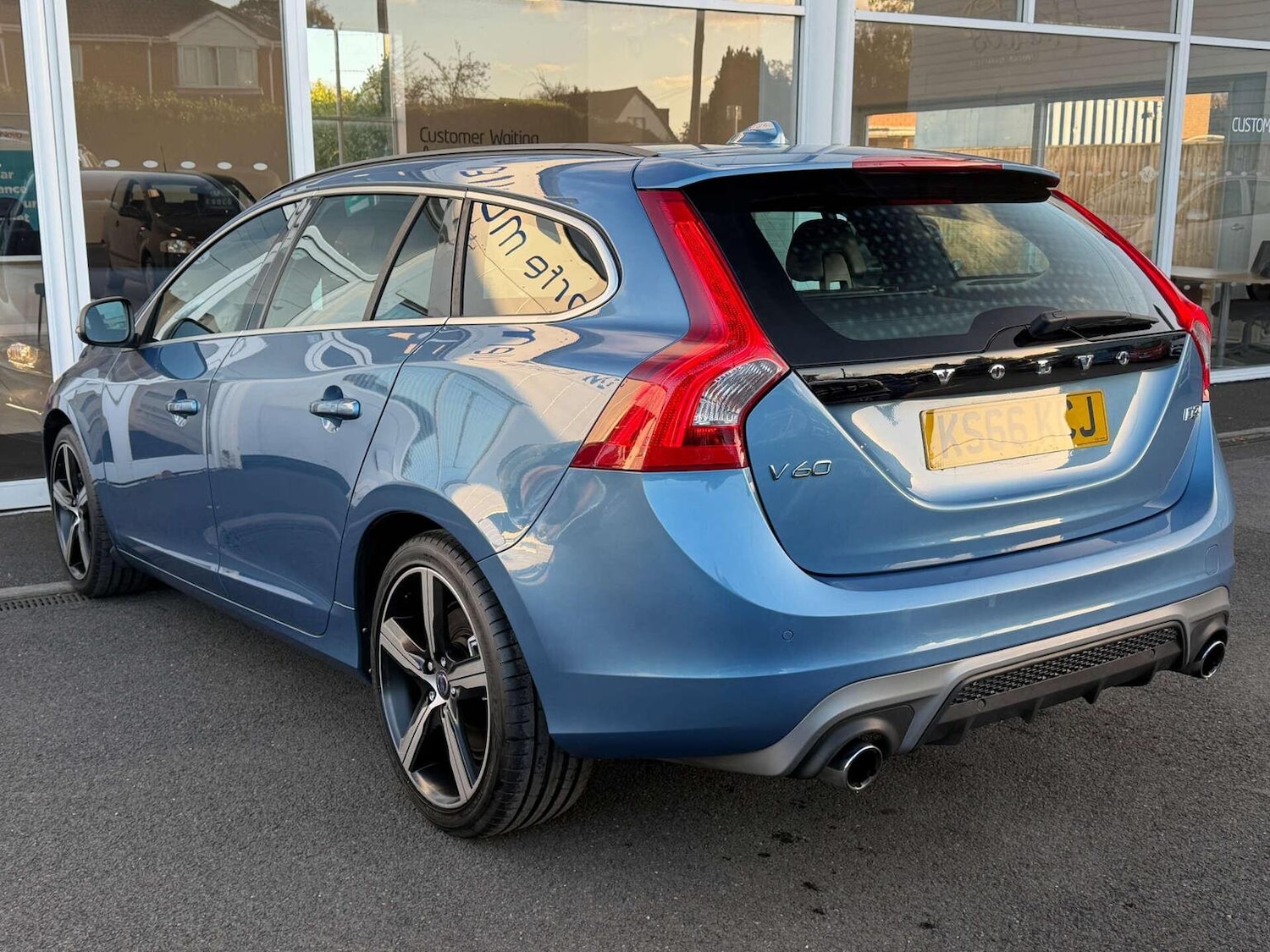 Used Volvo V60 2016 for sale - 76769795: Photo 39