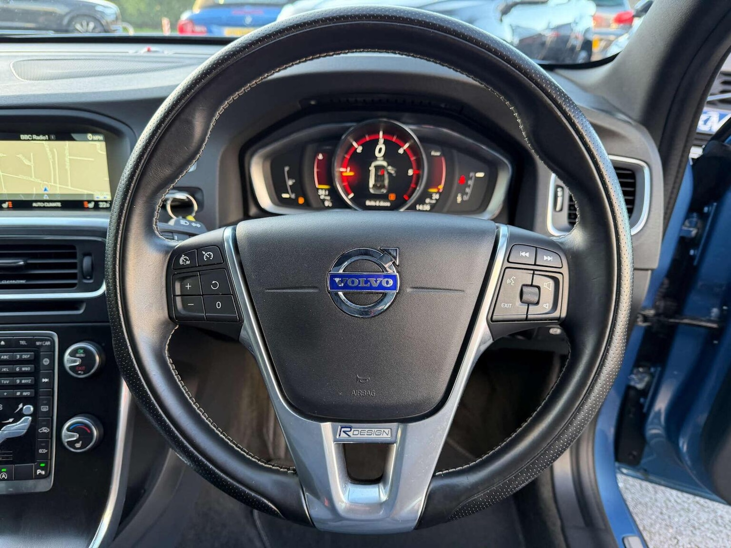 Used Volvo V60 2016 for sale - 76769795: Photo 4