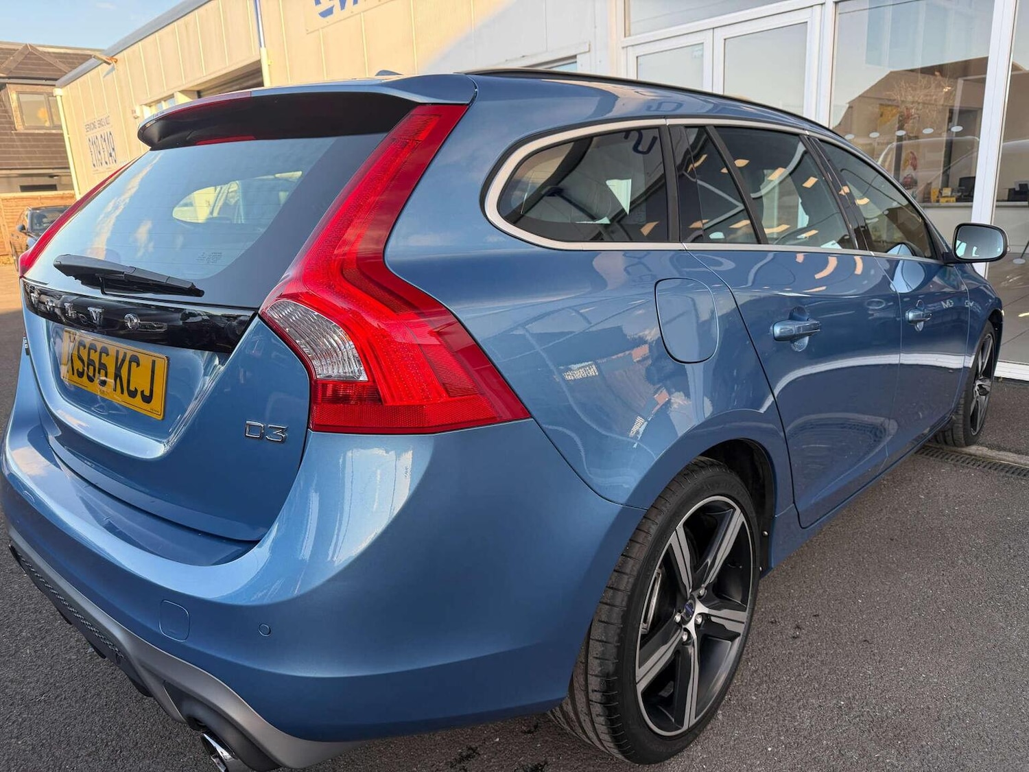 Used Volvo V60 2016 for sale - 76769795: Photo 40