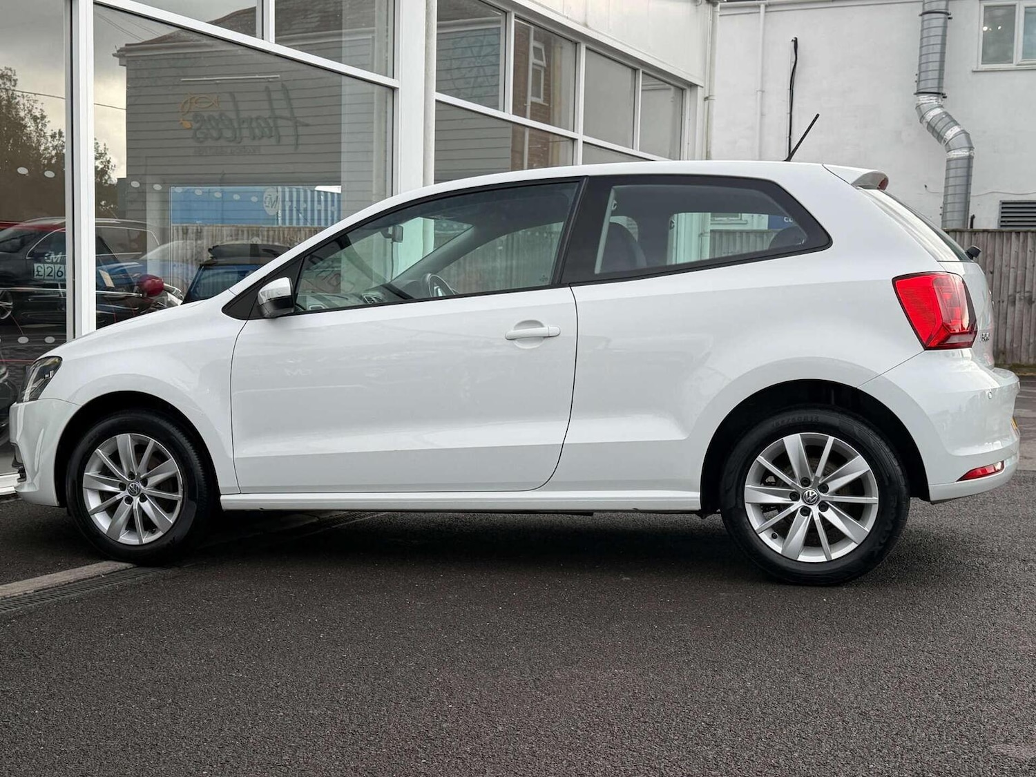 Used Volkswagen Polo 2015 for sale - 76559911: Photo 32
