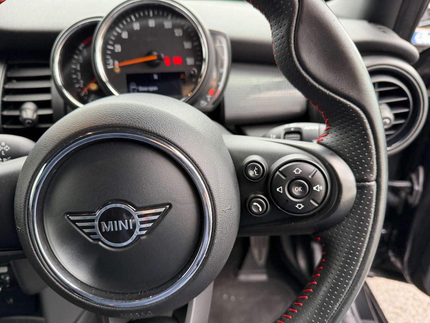 Used MINI Hatch 2019 for sale - 76510902: Photo 7