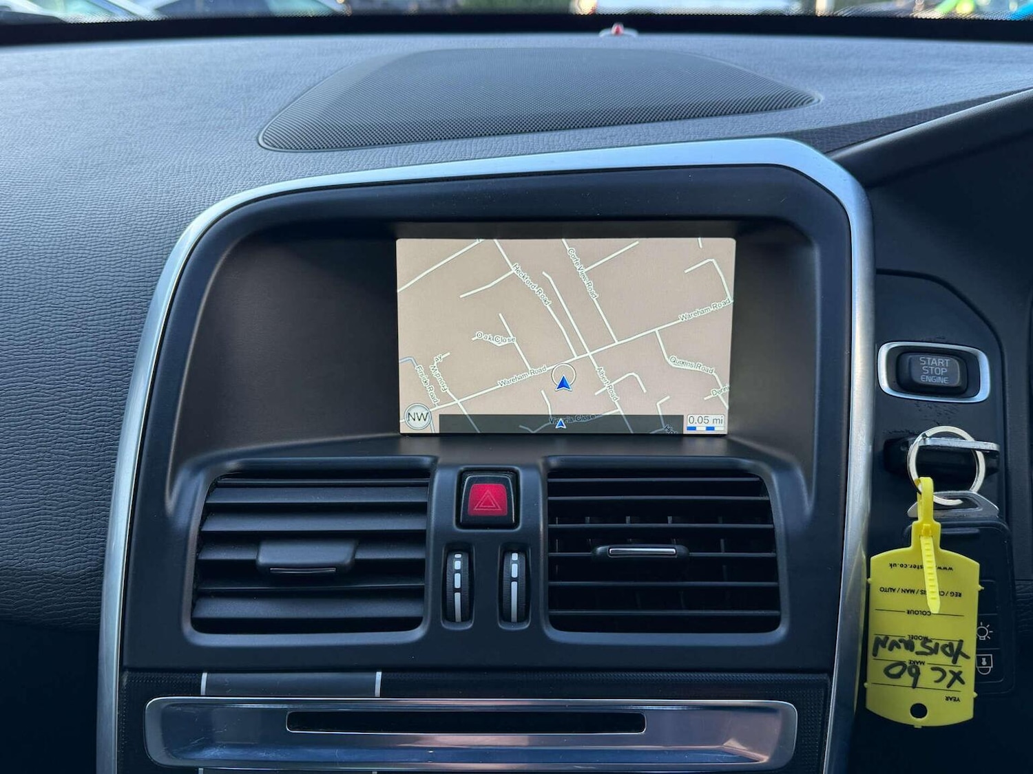 Used Volvo XC60 2015 for sale - 77921255: Photo 10