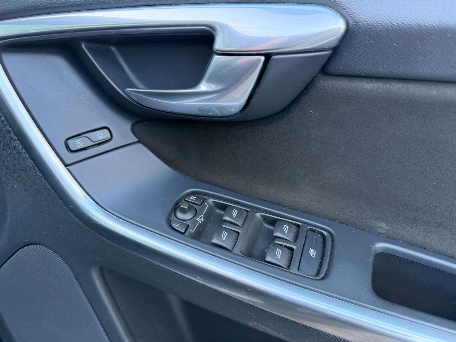 Used Volvo XC60 2015 for sale - 77921255: Photo 24