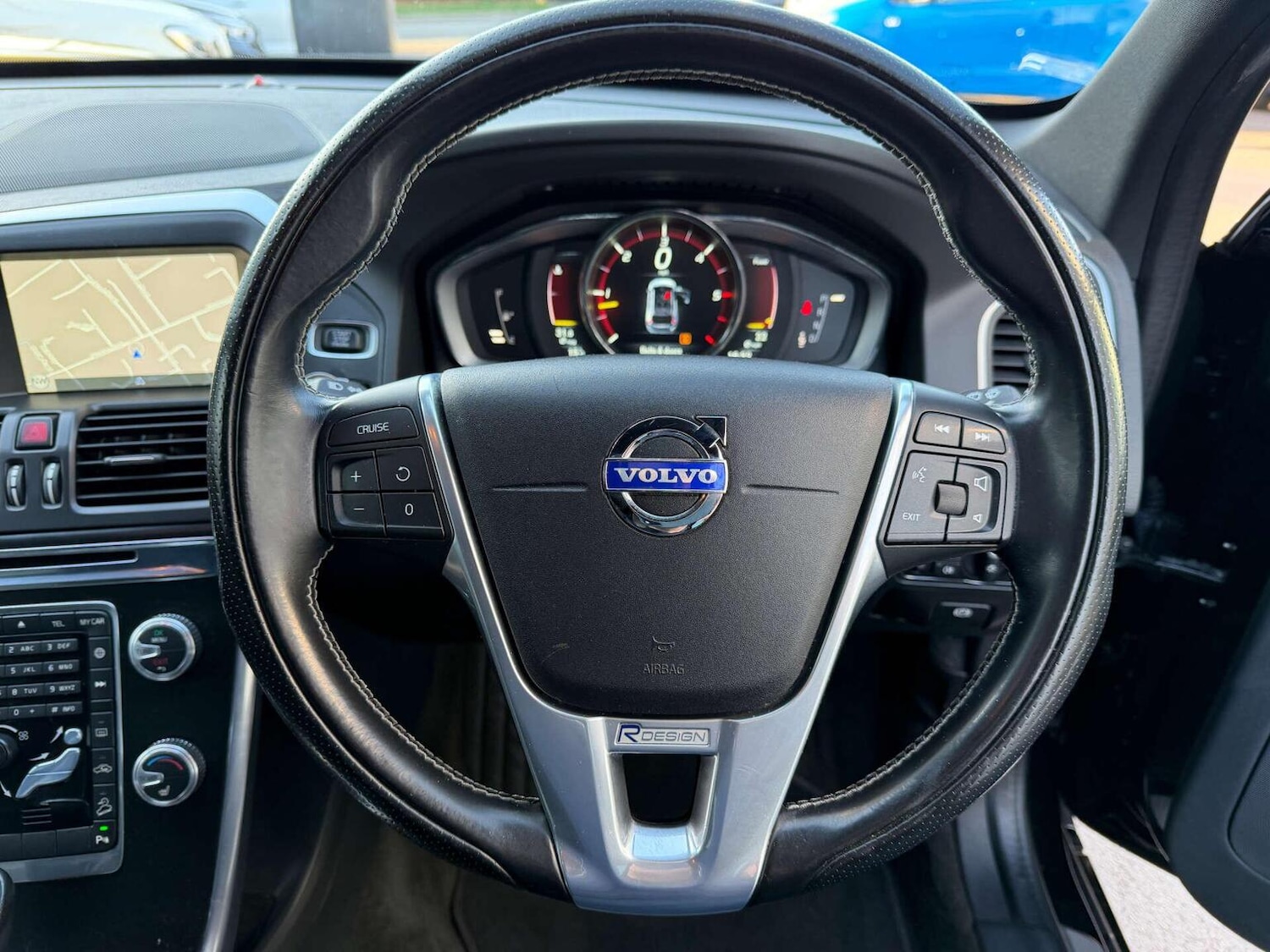 Used Volvo XC60 2015 for sale - 77921255: Photo 4