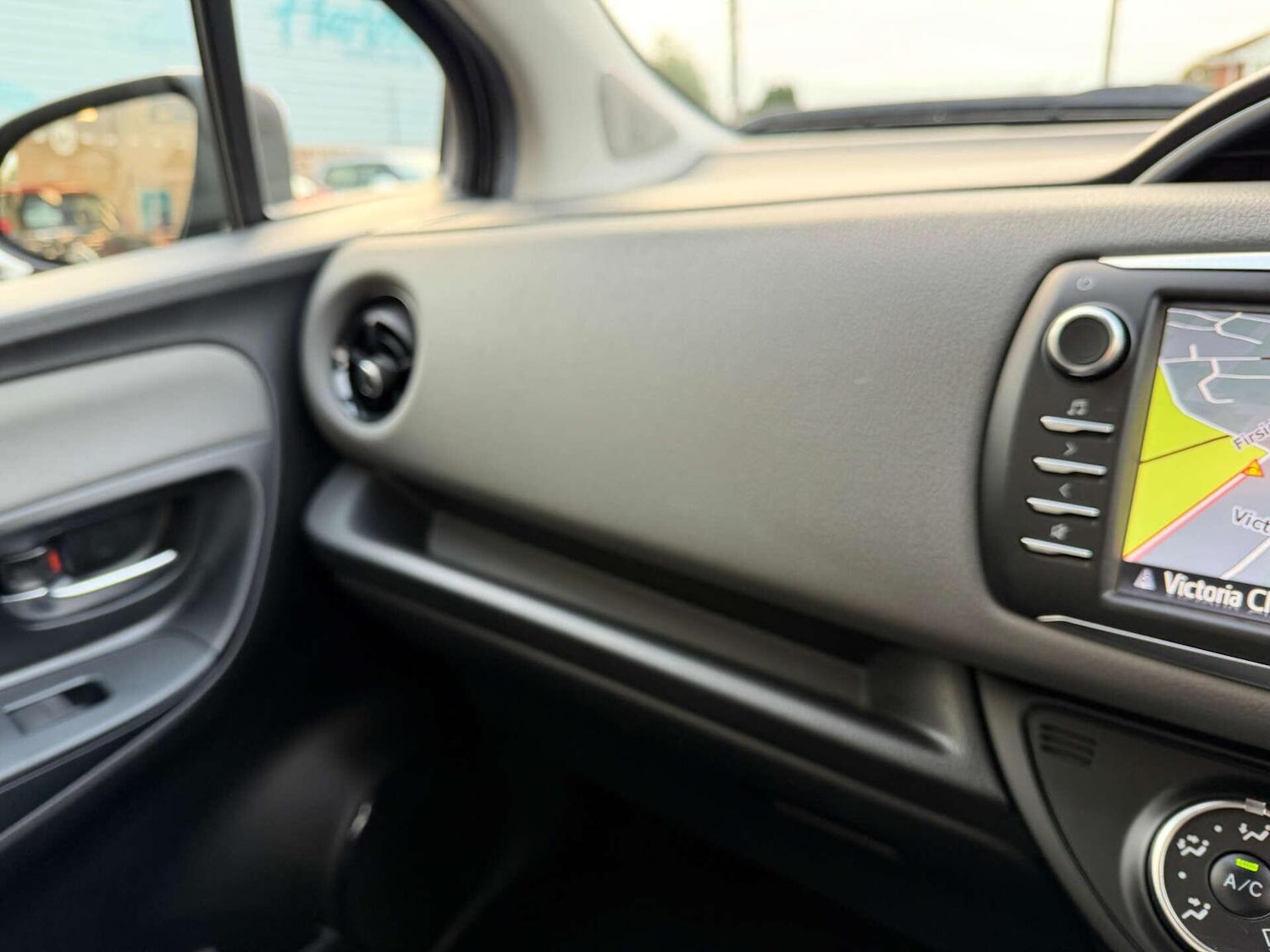 Used Toyota Yaris 2019 for sale - 76656029: Photo 17