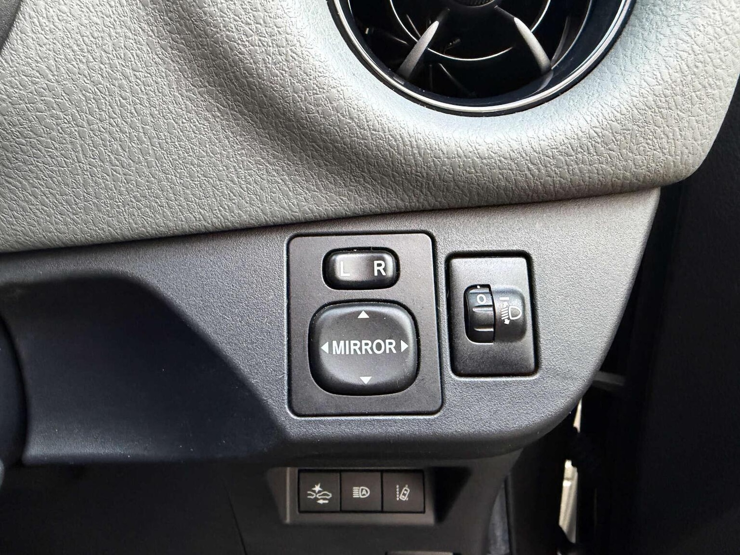 Used Toyota Yaris 2019 for sale - 76656029: Photo 20