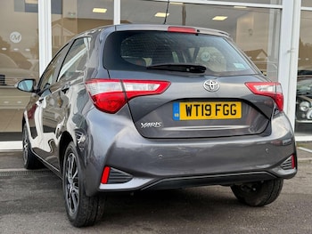 Used Toyota Yaris 2019 for sale - 76656029: Photo