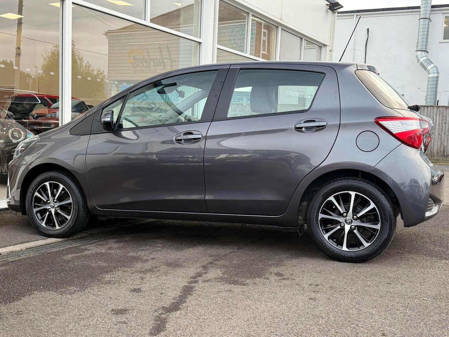 Used Toyota Yaris 2019 for sale - 76656029: Photo 33