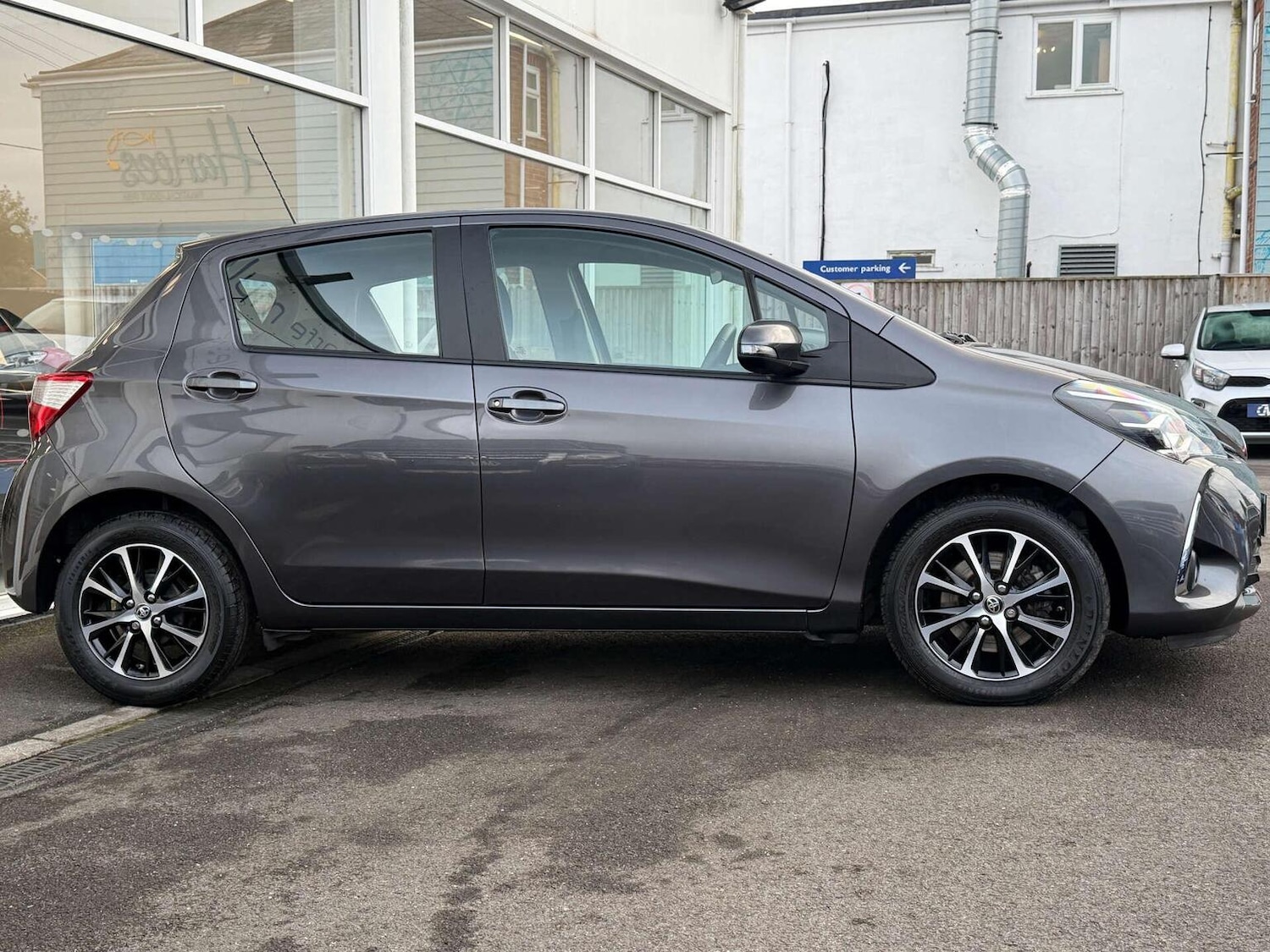 Used Toyota Yaris 2019 for sale - 76656029: Photo 35