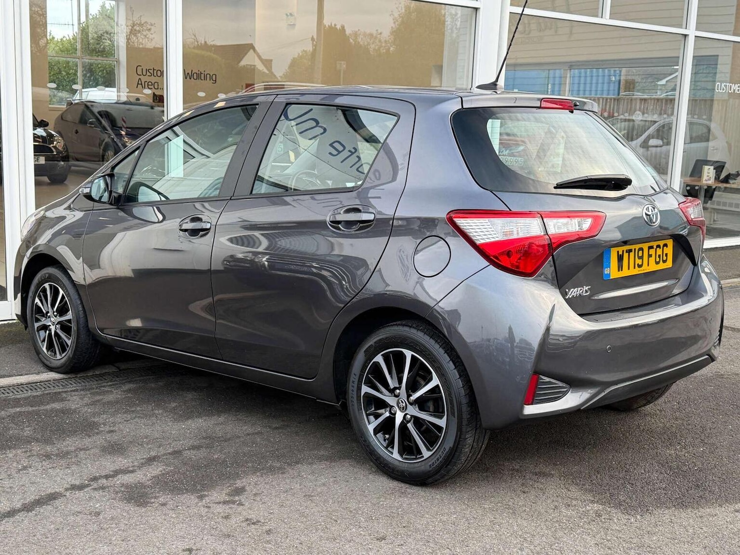 Used Toyota Yaris 2019 for sale - 76656029: Photo 37