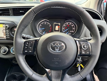 Used Toyota Yaris 2019 for sale - 76656029: Photo