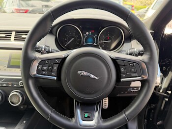 Used Jaguar E-Pace 2020 for sale - 78266929: Photo