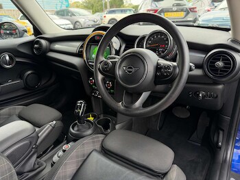 Used MINI Hatch 2019 for sale - 78266933: Photo