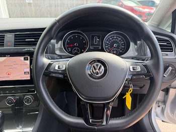 Used Volkswagen Golf 2019 for sale - 79187586: Photo