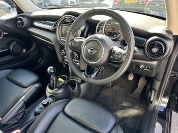 Used MINI Hatch 2018 for sale - 75779421: Photo