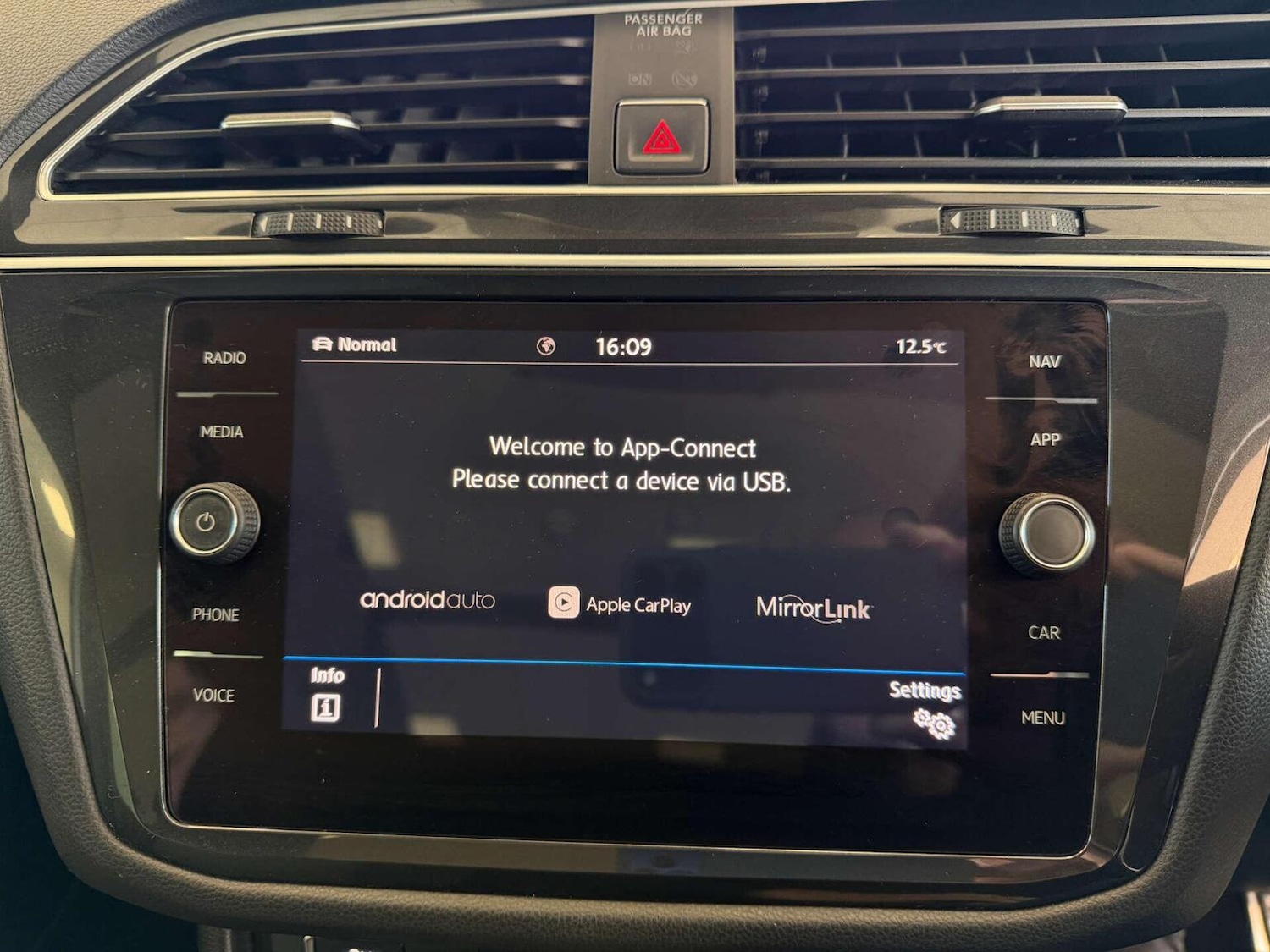 Used Volkswagen Tiguan 2017 for sale - 77836897: Photo 14