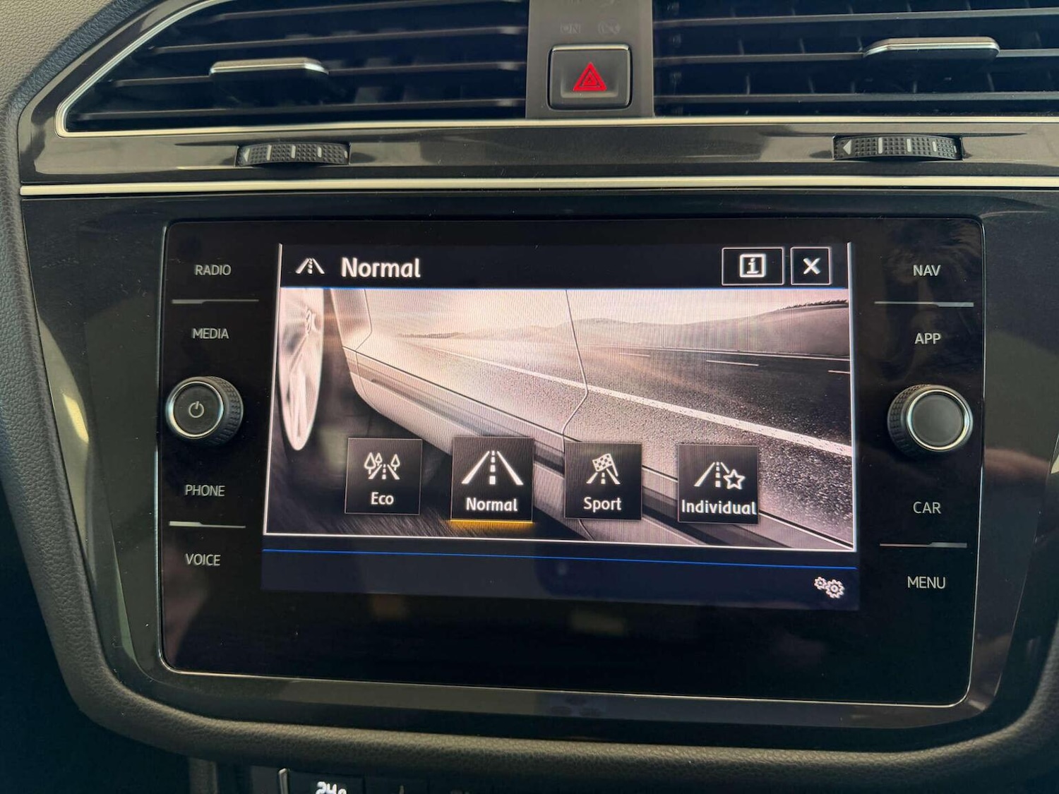 Used Volkswagen Tiguan 2017 for sale - 77836897: Photo 16