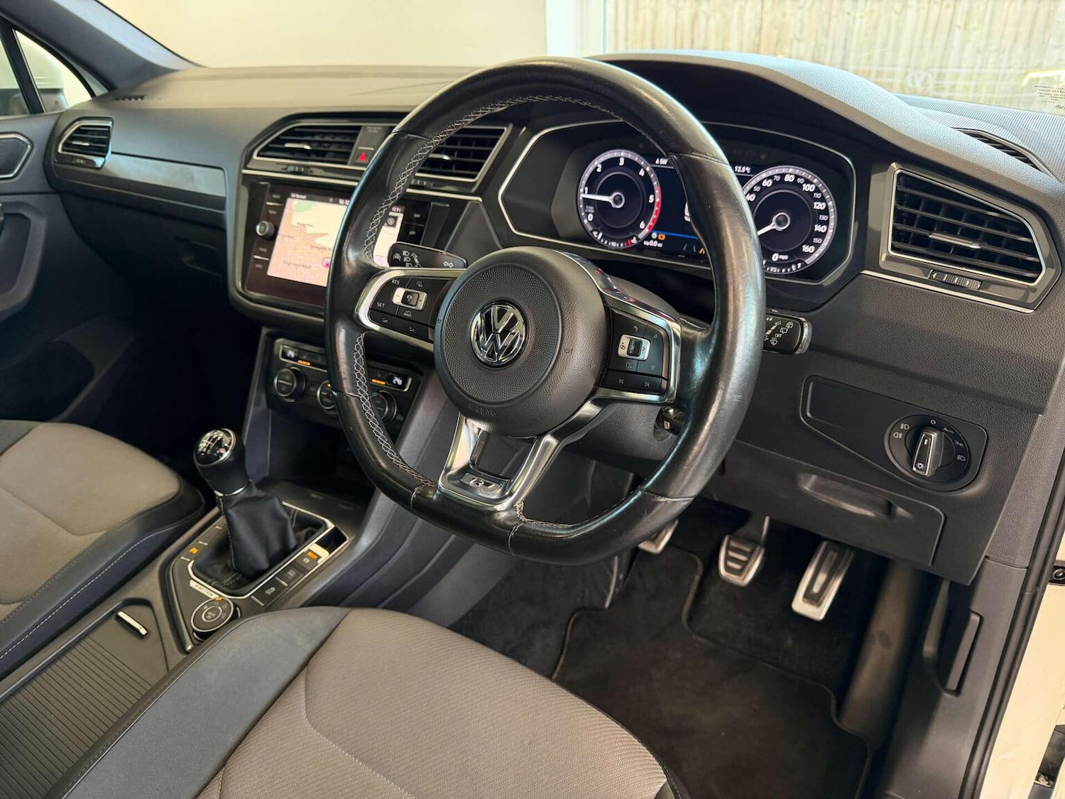 Used Volkswagen Tiguan 2017 for sale - 77836897: Photo 3