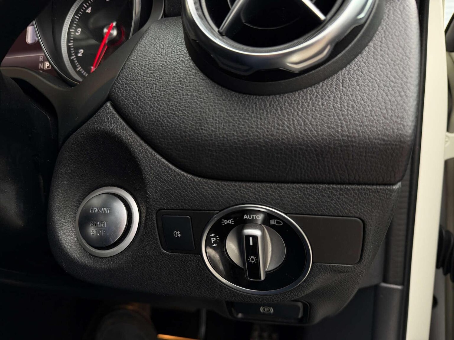 Used Mercedes-Benz GLA 2018 for sale - 77668576: Photo 25