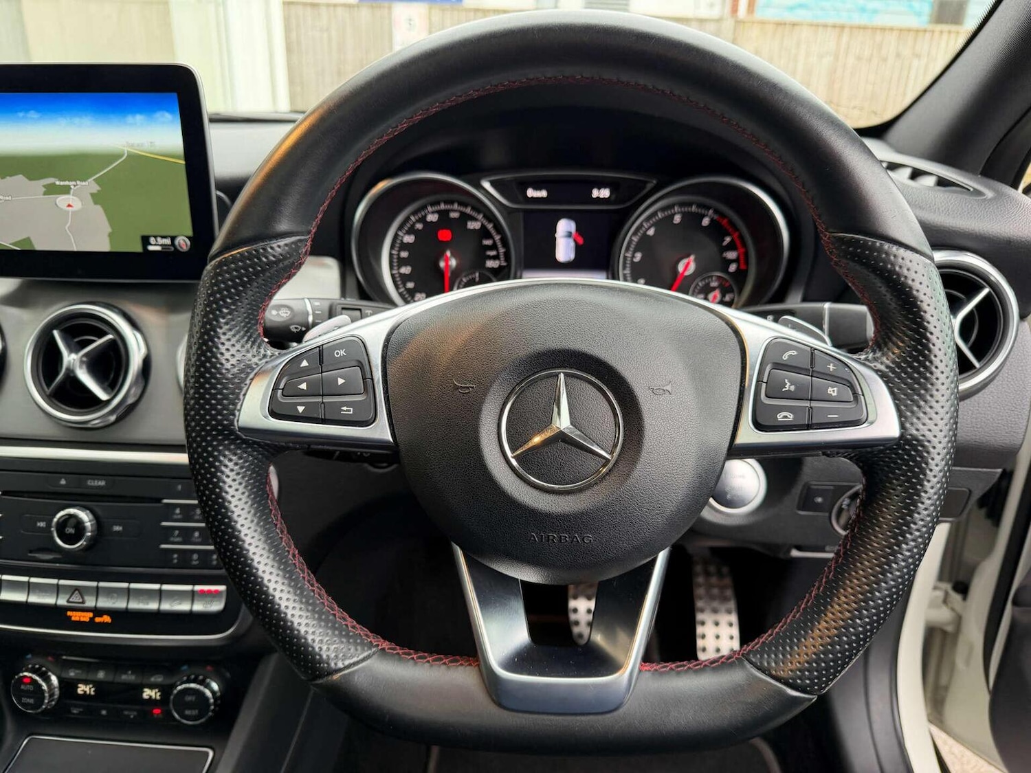 Used Mercedes-Benz GLA 2018 for sale - 77668576: Photo 4