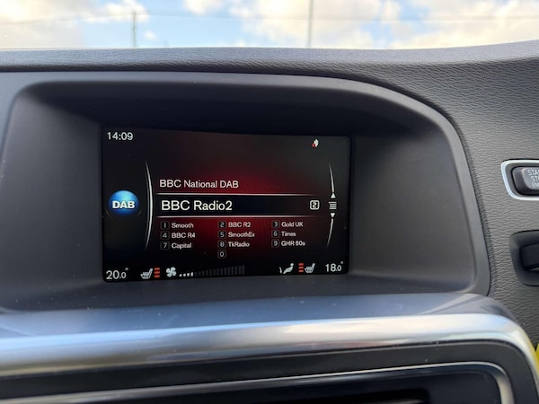 Used Volvo V60 2015 for sale - 76174102: Photo 12
