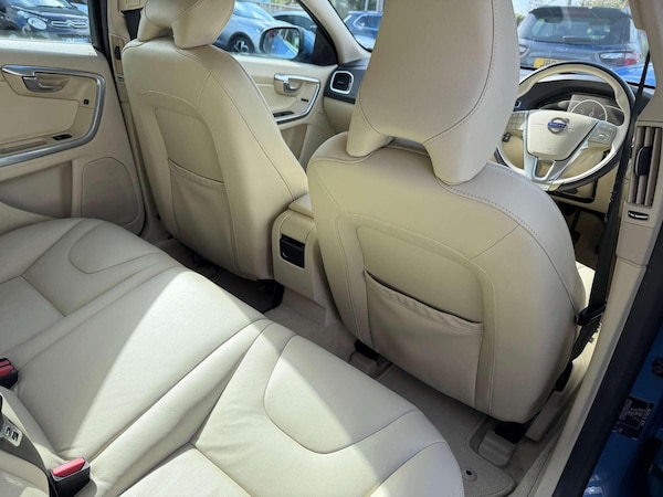 Used Volvo V60 2015 for sale - 76174102: Photo 26