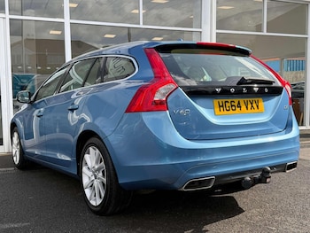 Used Volvo V60 2015 for sale - 76174102: Photo 2