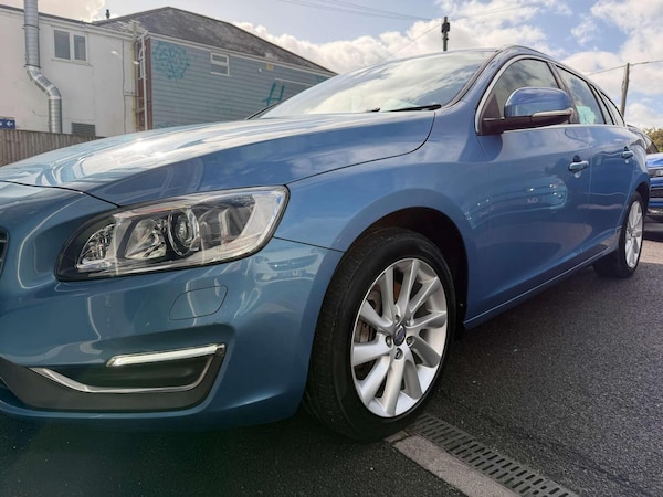 Used Volvo V60 2015 for sale - 76174102: Photo 37