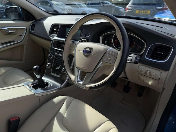 Used Volvo V60 2015 for sale - 76174102: Photo 3