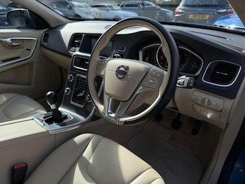 Used Volvo V60 2015 for sale - 76174102: Photo 3