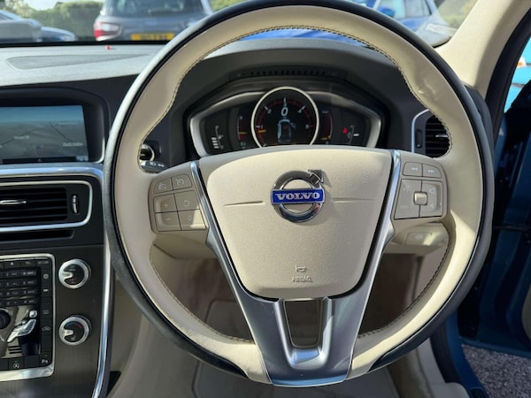 Used Volvo V60 2015 for sale - 76174102: Photo 4