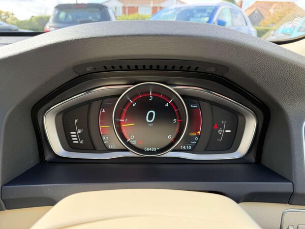 Used Volvo V60 2015 for sale - 76174102: Photo 7