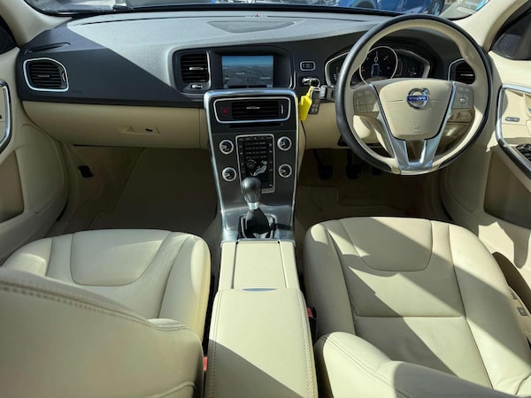 Used Volvo V60 2015 for sale - 76174102: Photo 8